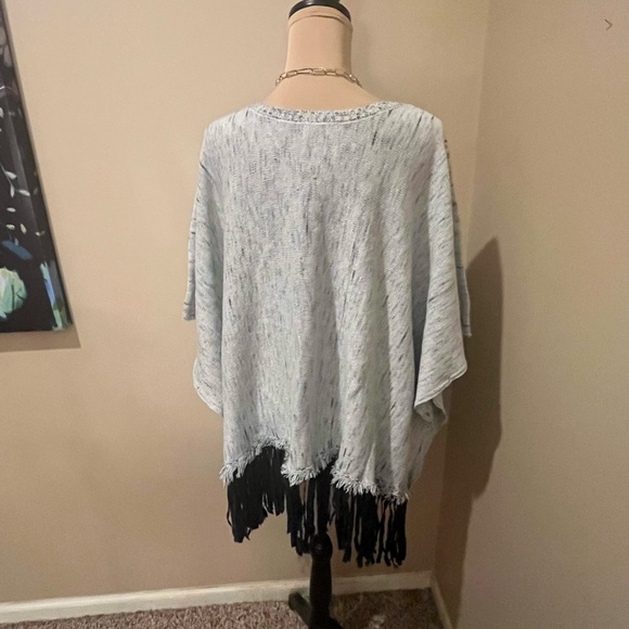 GB Poncho Sweater Gray Short Sleeve,  Black Fringe, Round Neck, size M - Picture 3 of 6